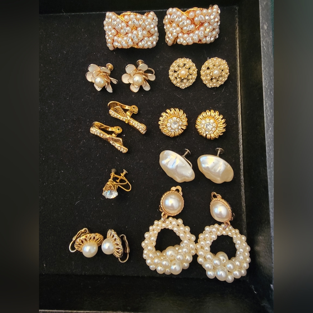 VGUC Mixed Lot Of Contemporary And Vintage Costume Clip-On Earrings